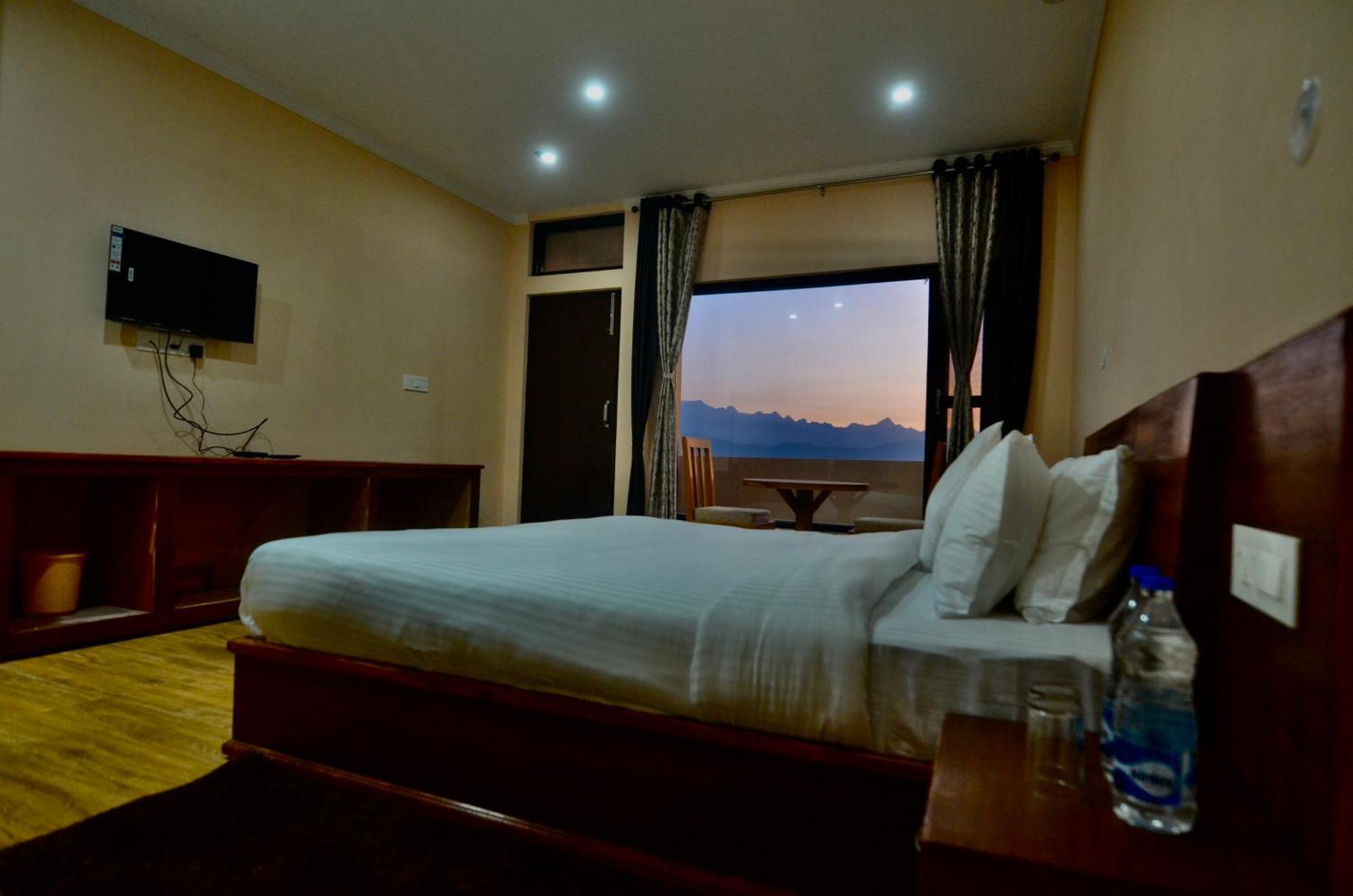 Uttarakhand Resort Kausani Exterior foto